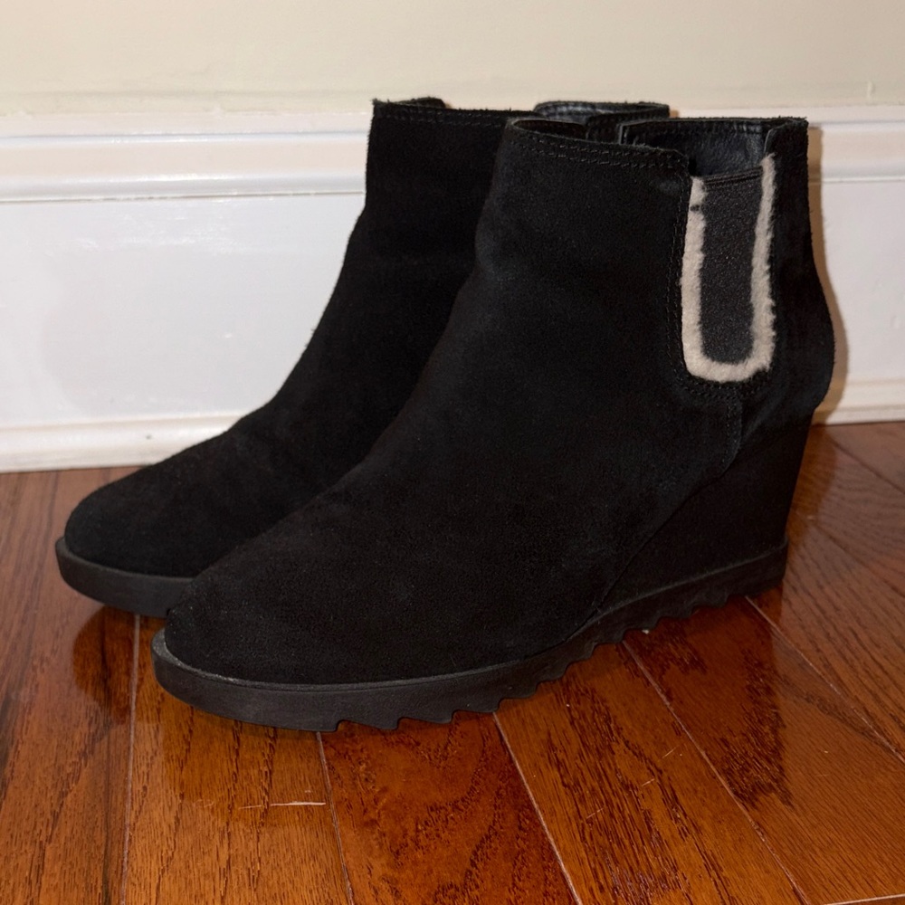 Koolaburra by UGG Suede Ankle Wedge Boots